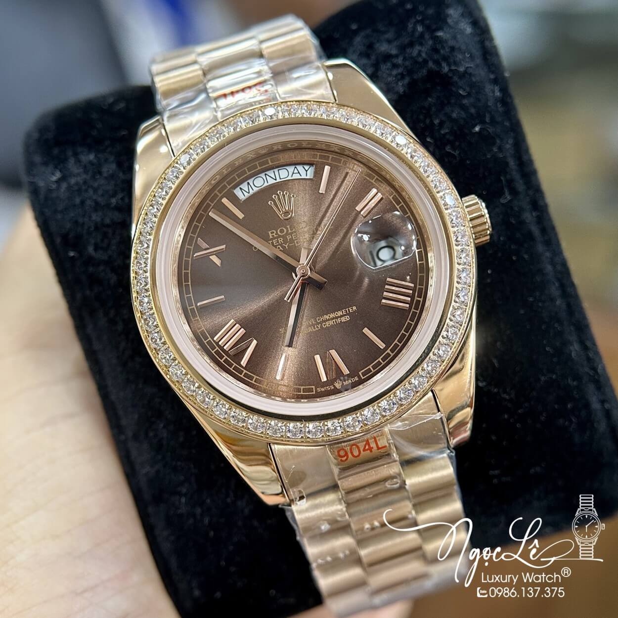 Đồng Hồ Rolex Day-Date Tự Động Dây Kim Loại Rose Gold Mặt Nâu Viền Đá Size 41mm