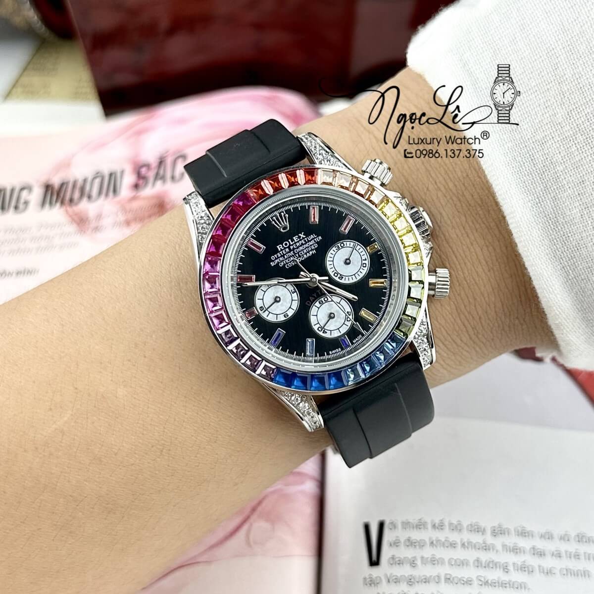 Đồng Hồ Nam Rolex Daytona Rainbow Automatic Dây Silicon Đen Vỏ Bạc Size 40mm