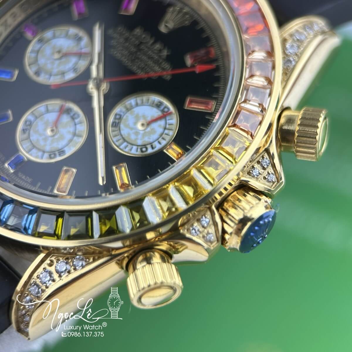 Đồng Hồ Nam Rolex Daytona Rainbow Automatic Dây Silicon Đen Vỏ Vàng Size 40mm