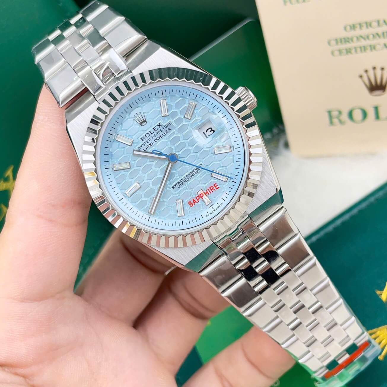 Đồng Hồ Rolex Land-Dweller Dây Kim Loại Bạc Mặt Xanh Dương Nhạt Họa Tiết Tổ Ong Size 40mm Vành Khía