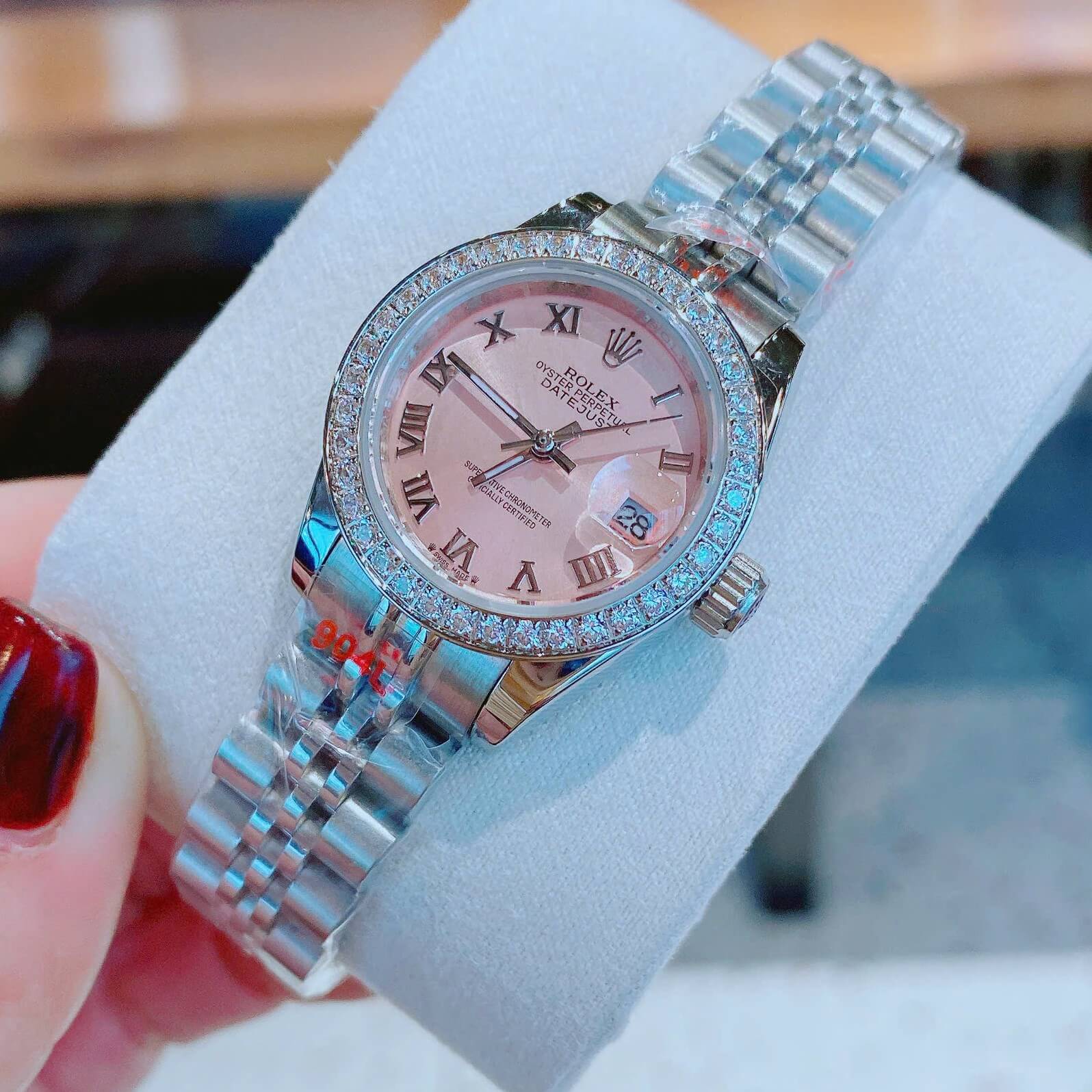 Đồng Hồ Nữ RoLex Datejust Máy Pin Size 28mm – Dây Bạc Mặt Hồng Viền Đính Đá