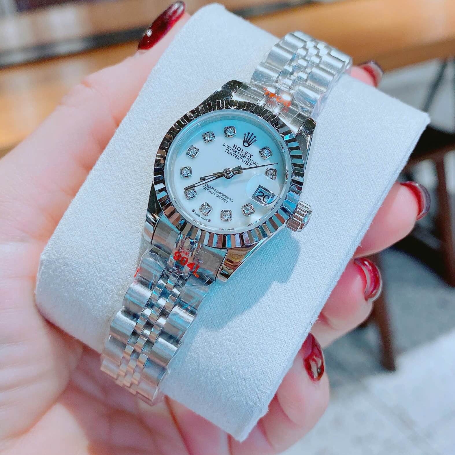 Đồng Hồ Nữ RoLex Datejust Máy Pin Size 28mm – Màu Bạc Mặt Trắng Xà Cừ Vành Khía