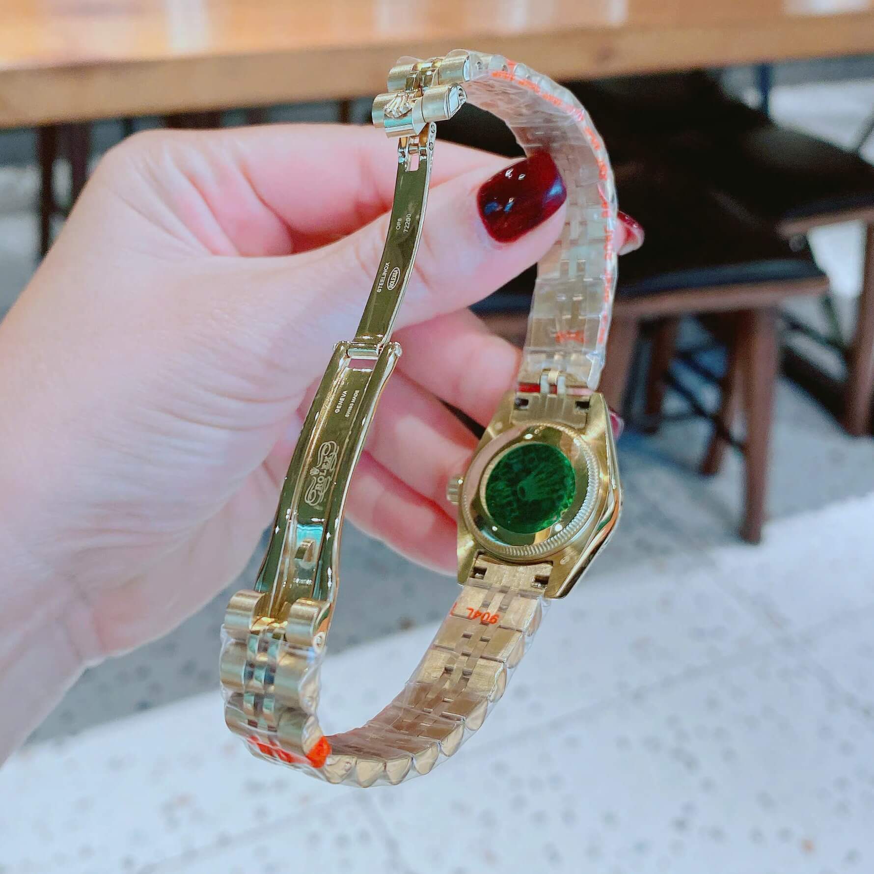 Đồng Hồ Nữ RoLex Datejust Máy Pin Size 28mm – Màu Vàng Gold Mặt Trắng Xà Cừ Vành Khía