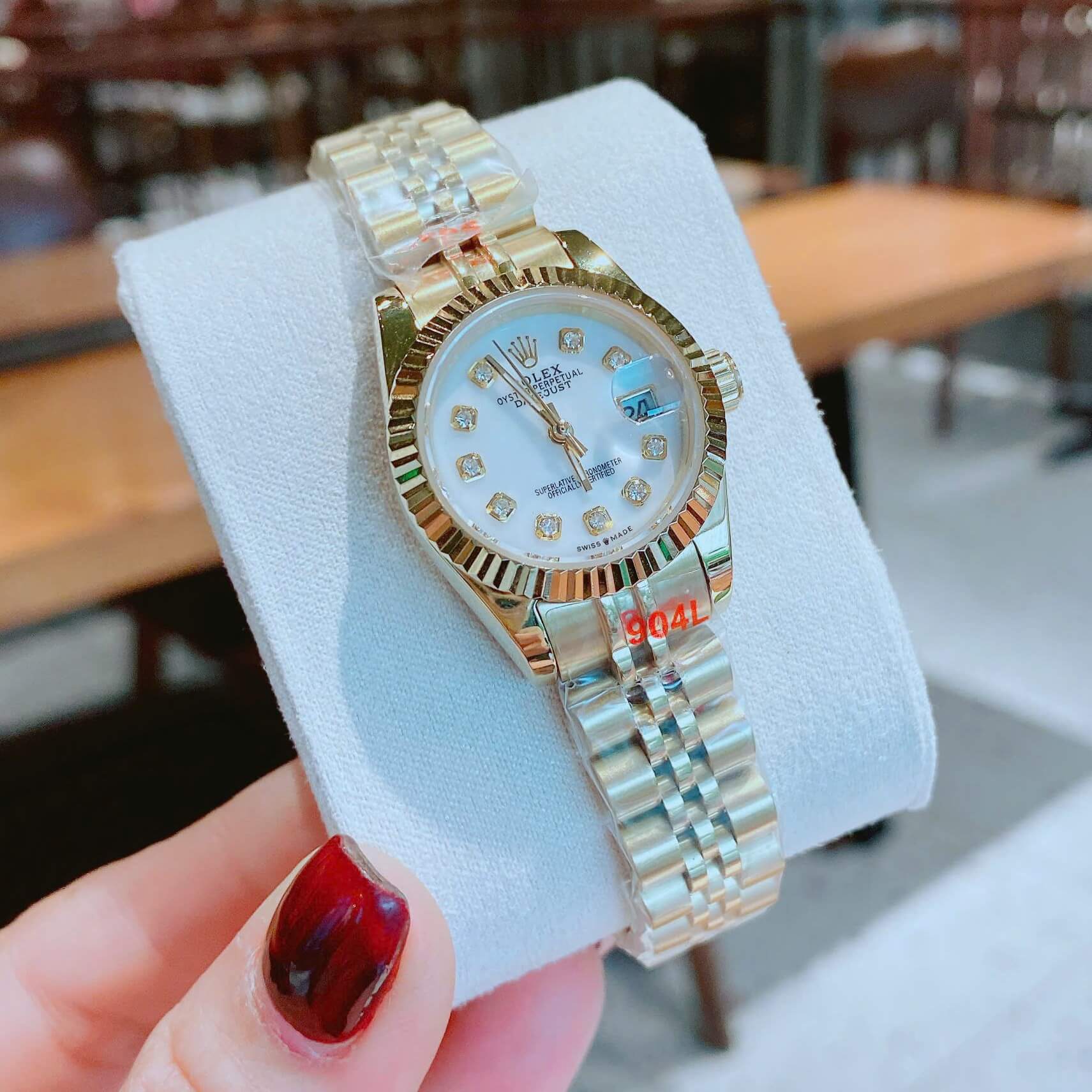 Đồng Hồ Nữ RoLex Datejust Máy Pin Size 28mm – Màu Vàng Gold Mặt Trắng Xà Cừ Vành Khía