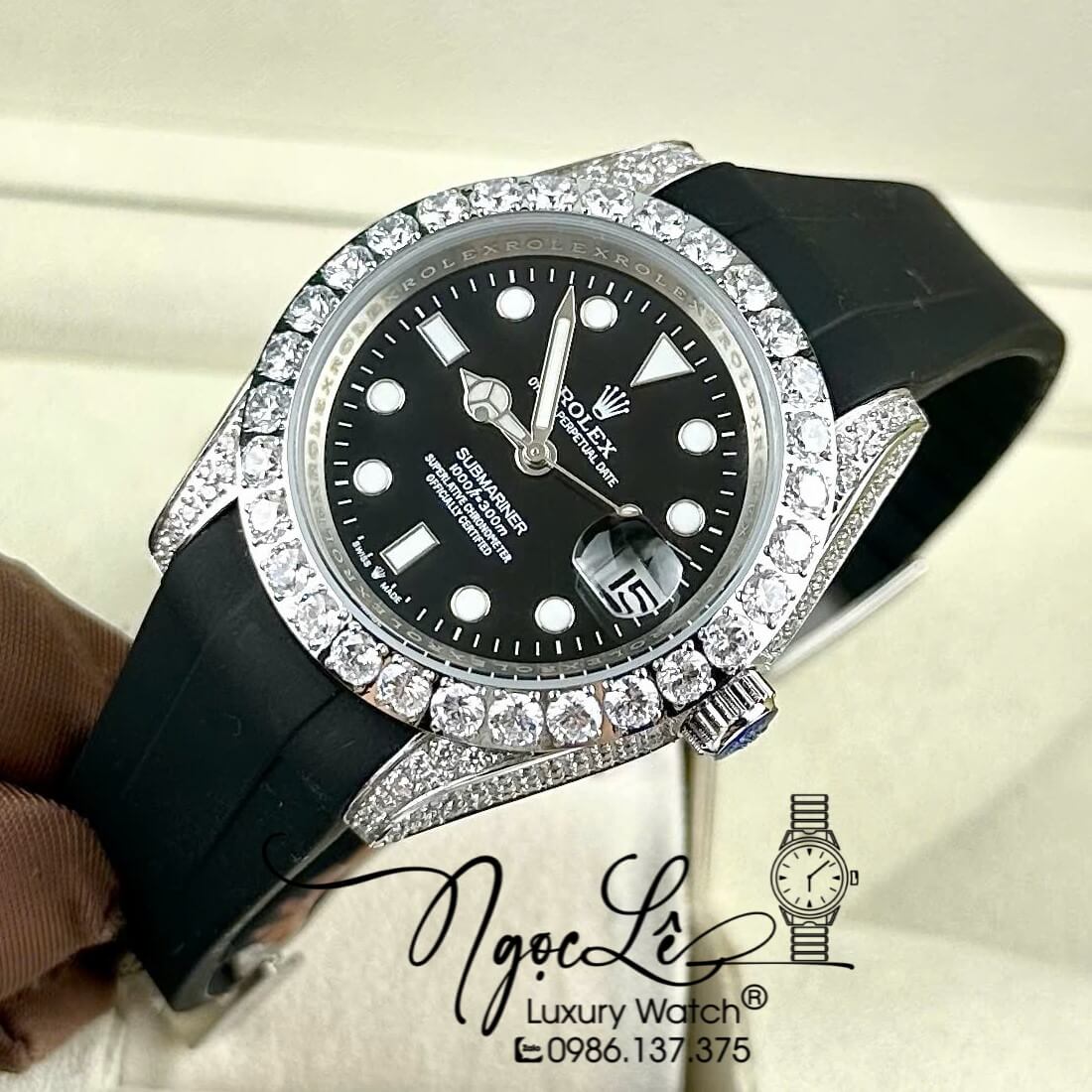 Đồng Hồ Rolex Submariner Automatic Nam Dây Cao Su Đen Đính Đá Vỏ Silver Size 41mm
