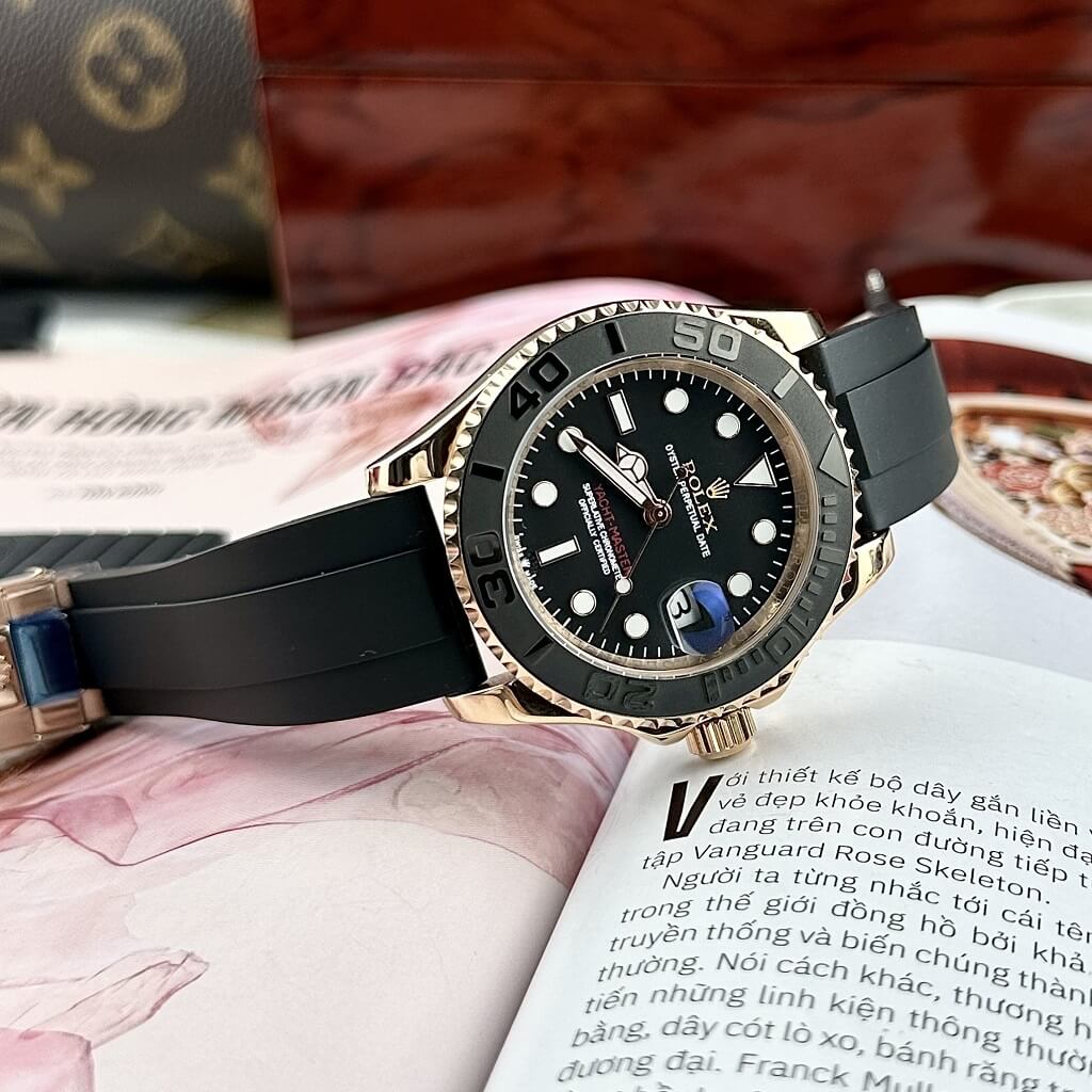 Đồng Hồ Rolex Yacht Master Nam Tự Động Dây Cao Su Đen Rose Gold 40mm