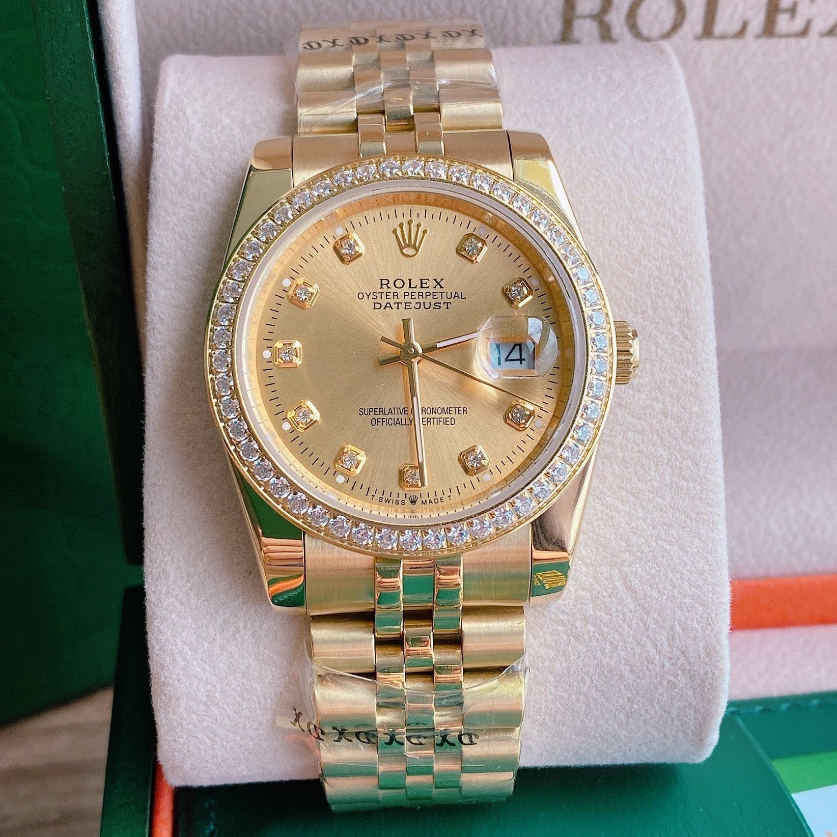 Đồng Hồ Unisex Rolex Viền Đá Dây Vàng Mặt Vàng 36mm