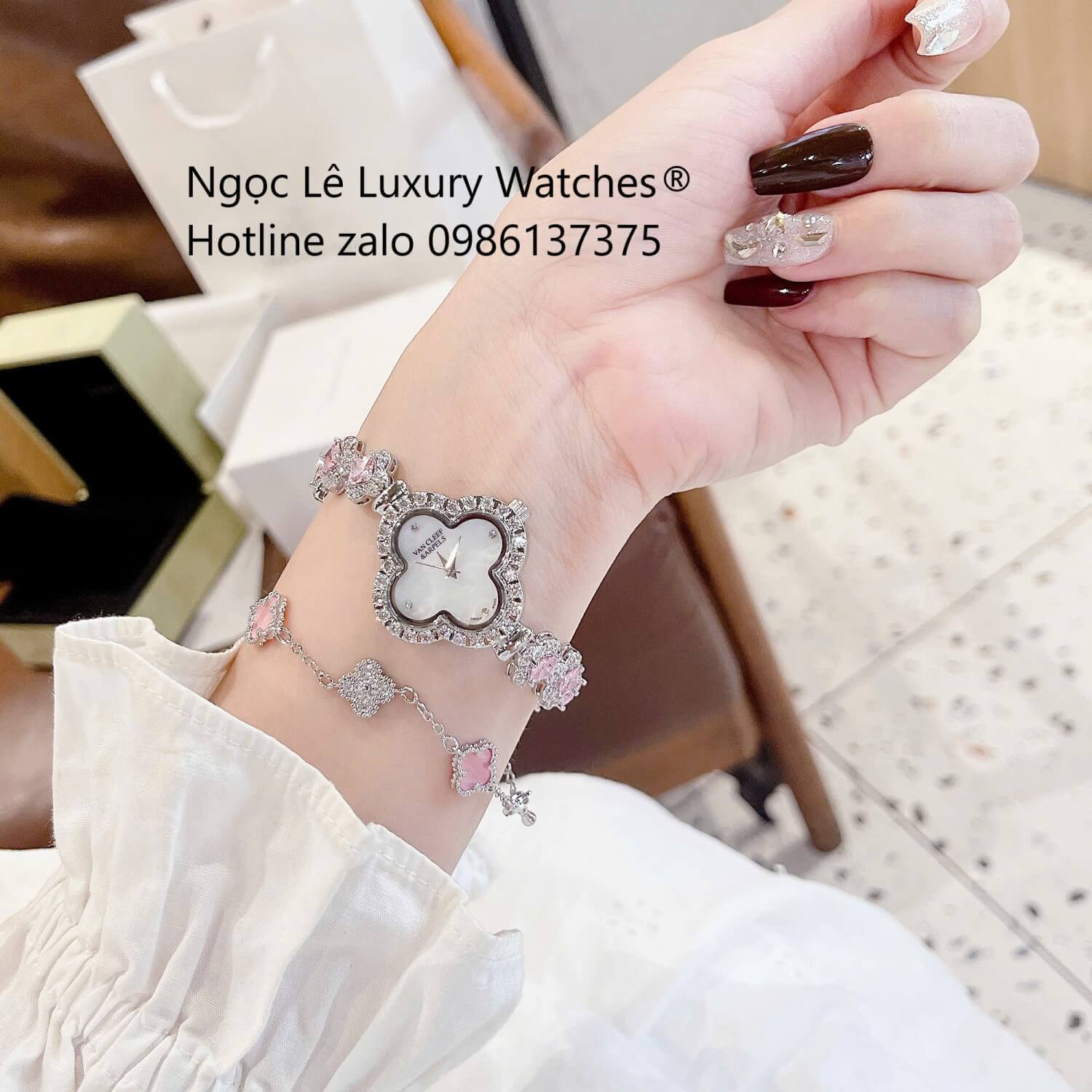 Đồng Hồ Van Cleef & Arpels Cỏ 4 Lá Xà Cừ Trắng Đá Hồng Vỏ Silver Size 27mm - Đồng Hồ Lắc Tay Nữ