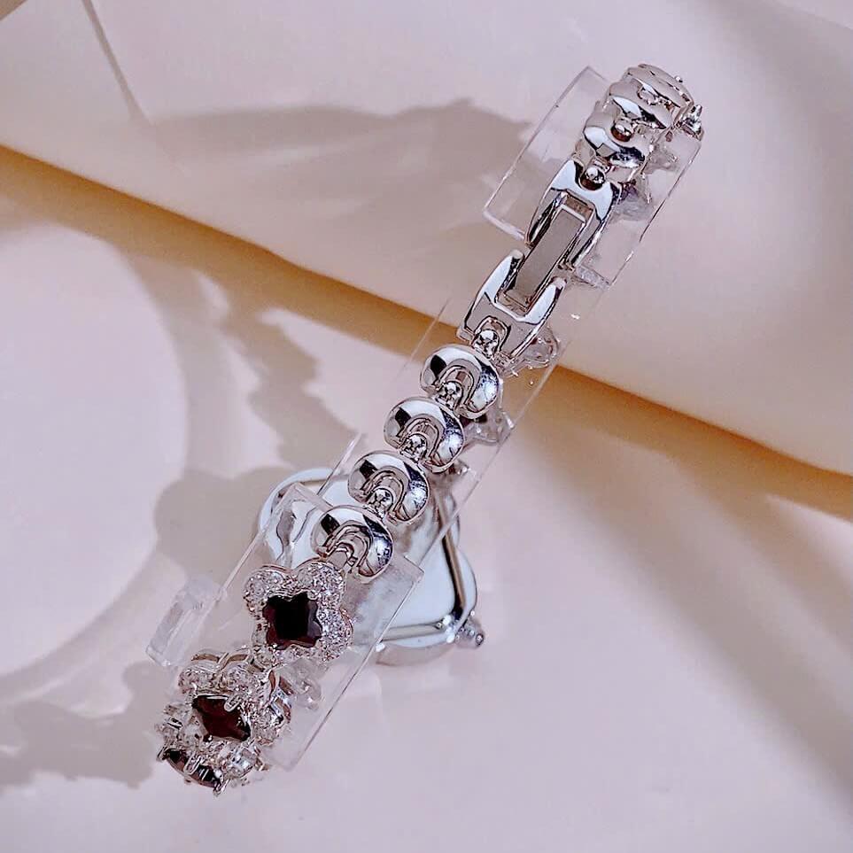 Đồng Hồ Van Cleef & Arpels Nữ Dây Lắc Tay Cỏ 4 Lá Vỏ Bạc Hoa Đen Size 27mm