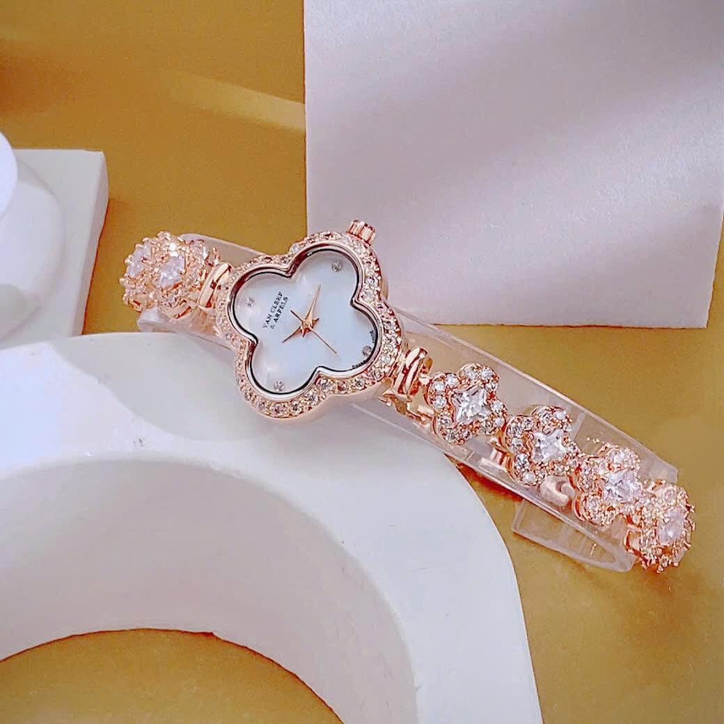 Đồng Hồ Van Cleef & Arpels Nữ Dây Lắc Tay Cỏ 4 Lá Vỏ Vàng Hồng Hoa Trắng Xà Cừ Size 27mm