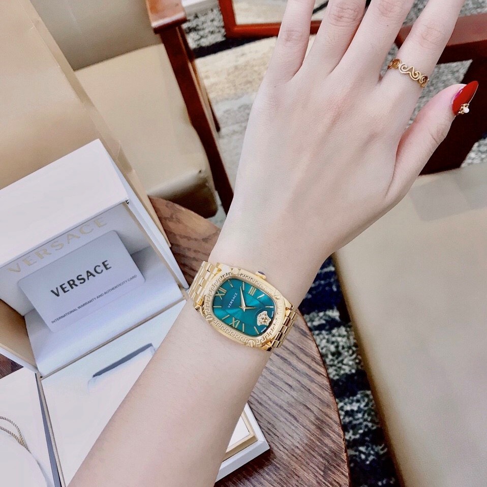 Đồng Hồ Nữ Versace Couture Dây Kim Loại Vàng Mặt Xanh Lá Size 30x37mm Máy Thụy Sĩ