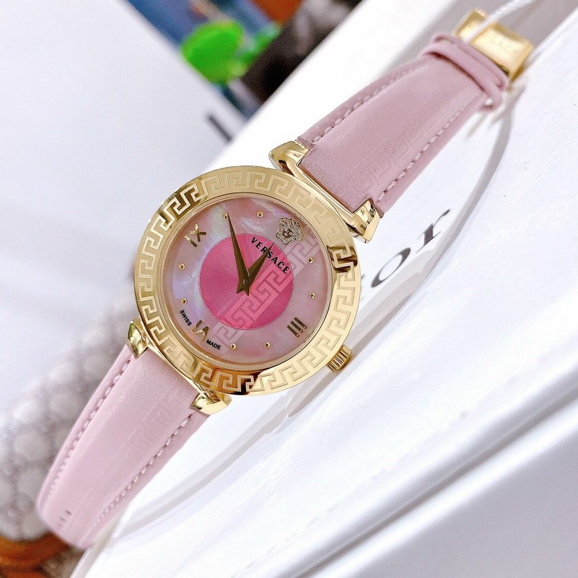 Đồng Hồ Nữ Versace Daphnis Dây Da Hồng Gold 35mm