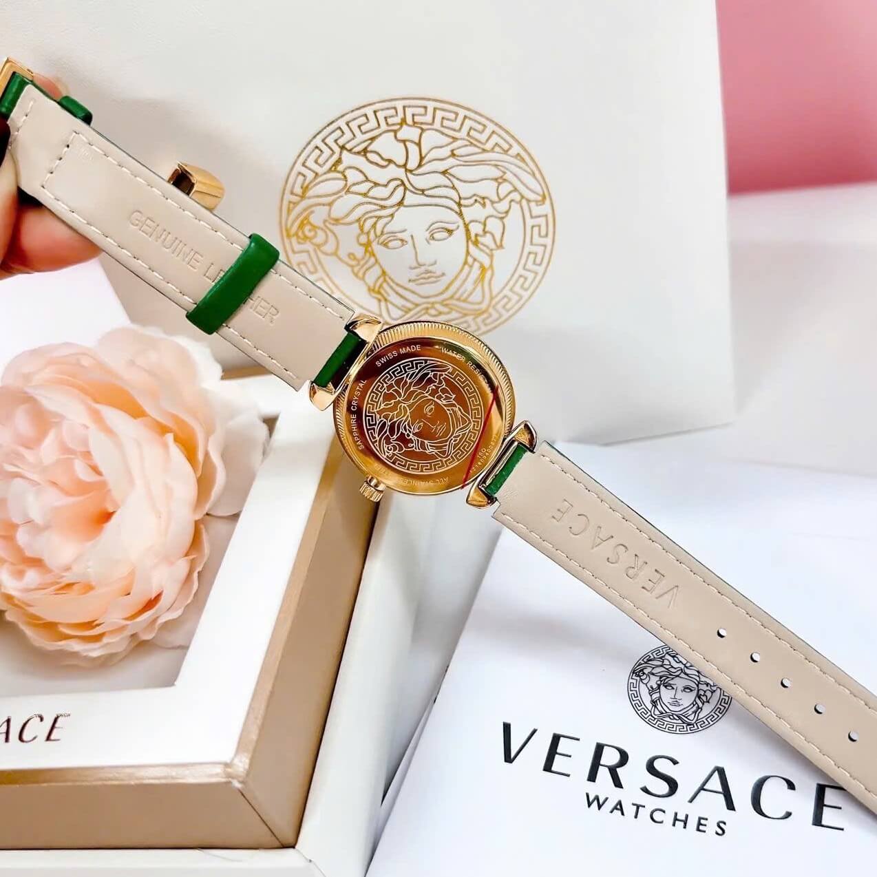 Đồng Hồ Versace Daphnis Nữ Dây Da Xanh Size 35mm (Vỏ Vàng)