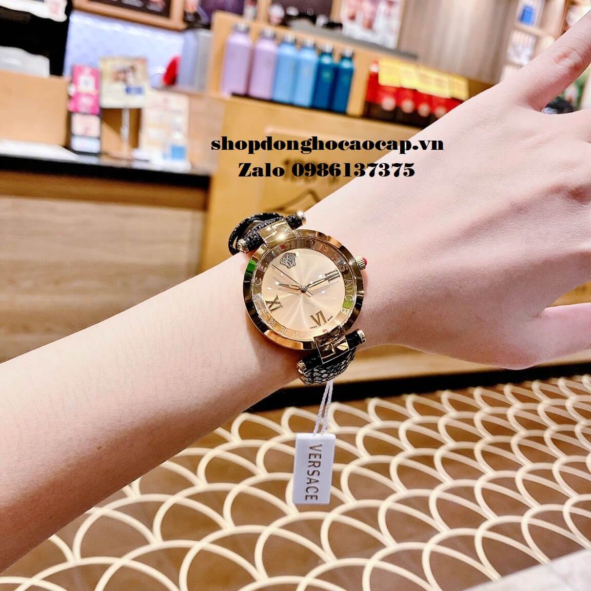 Đồng Hồ Nữ Versace Revive Dây Da Đen 35mm Gold