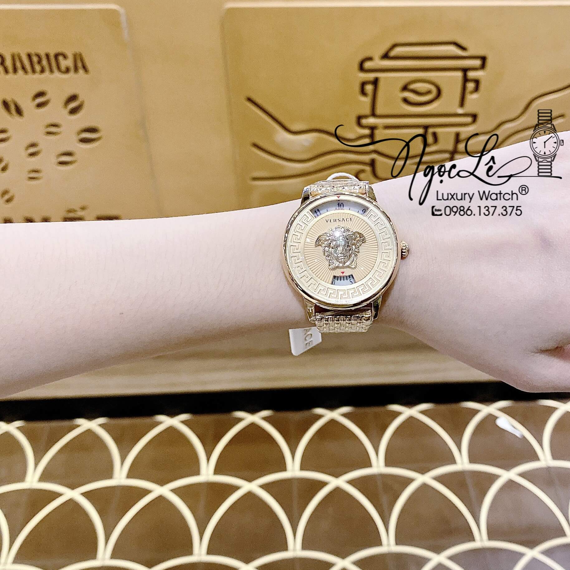 Đồng Hồ Nữ Versace Medusa Icon Dây Kim Loại Vàng Mặt Vàng Size 38mm