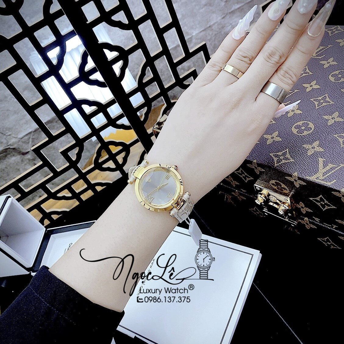 Đồng Hồ Nữ Versace Revive Dây Da Nude Mặt Xám Size 35mm Máy Thụy Sỹ