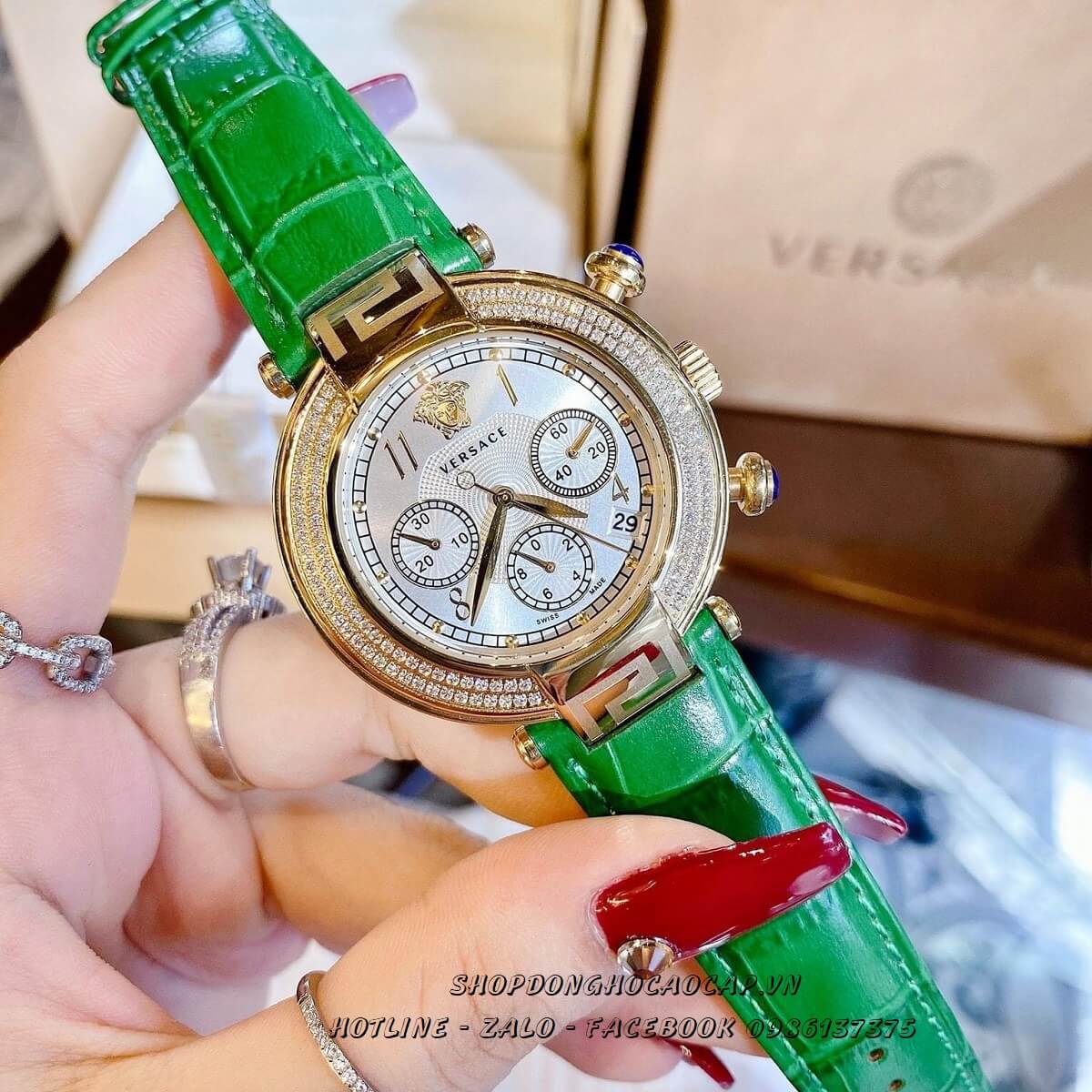 Đồng Hồ Versace Nữ Dây Da Xanh Mặt Trắng Vỏ Vàng 38mm Đính Đá