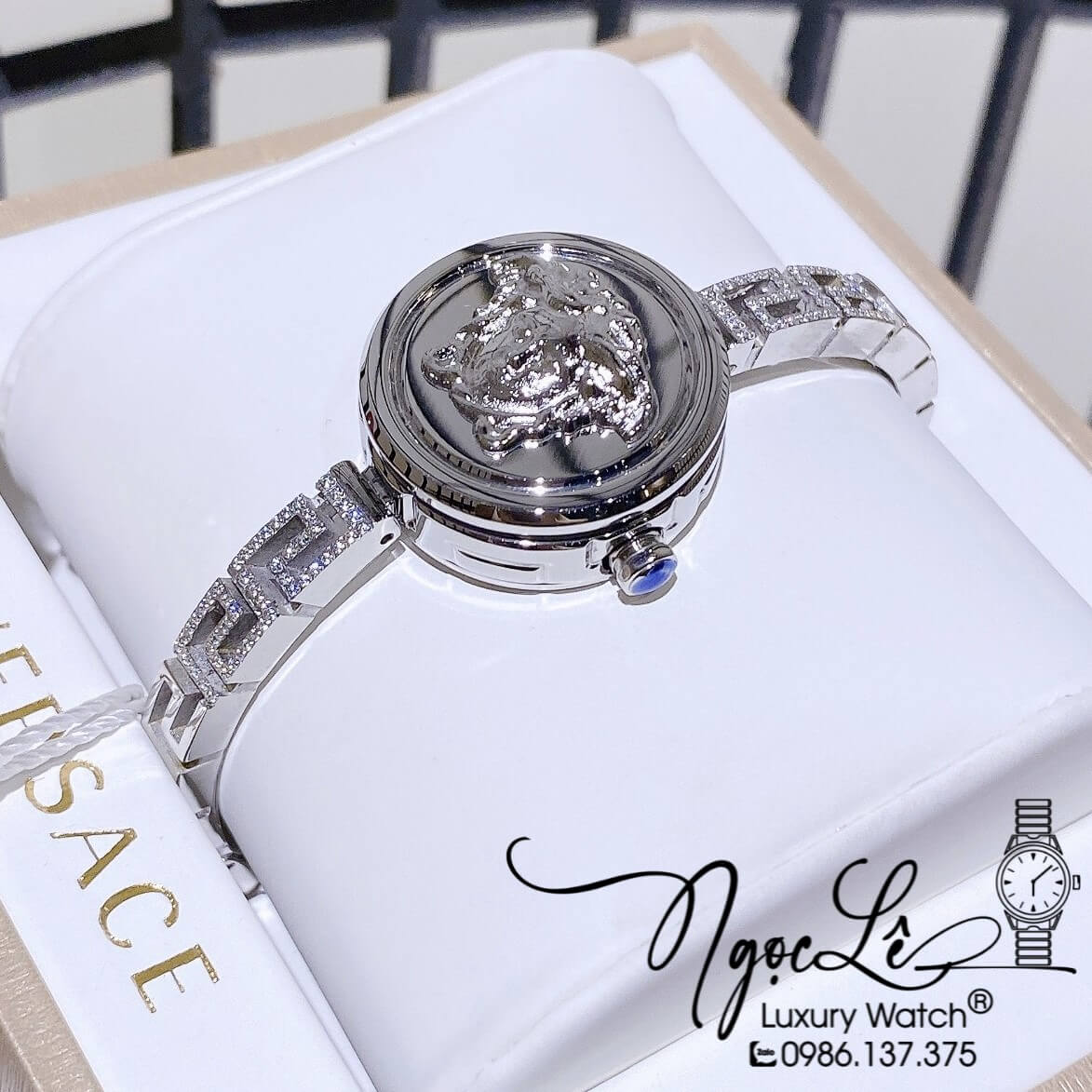 Đồng Hồ Nữ Versace Medusa Secret Dây Kim Loại Bạc Mặt Trắng Size 25mm