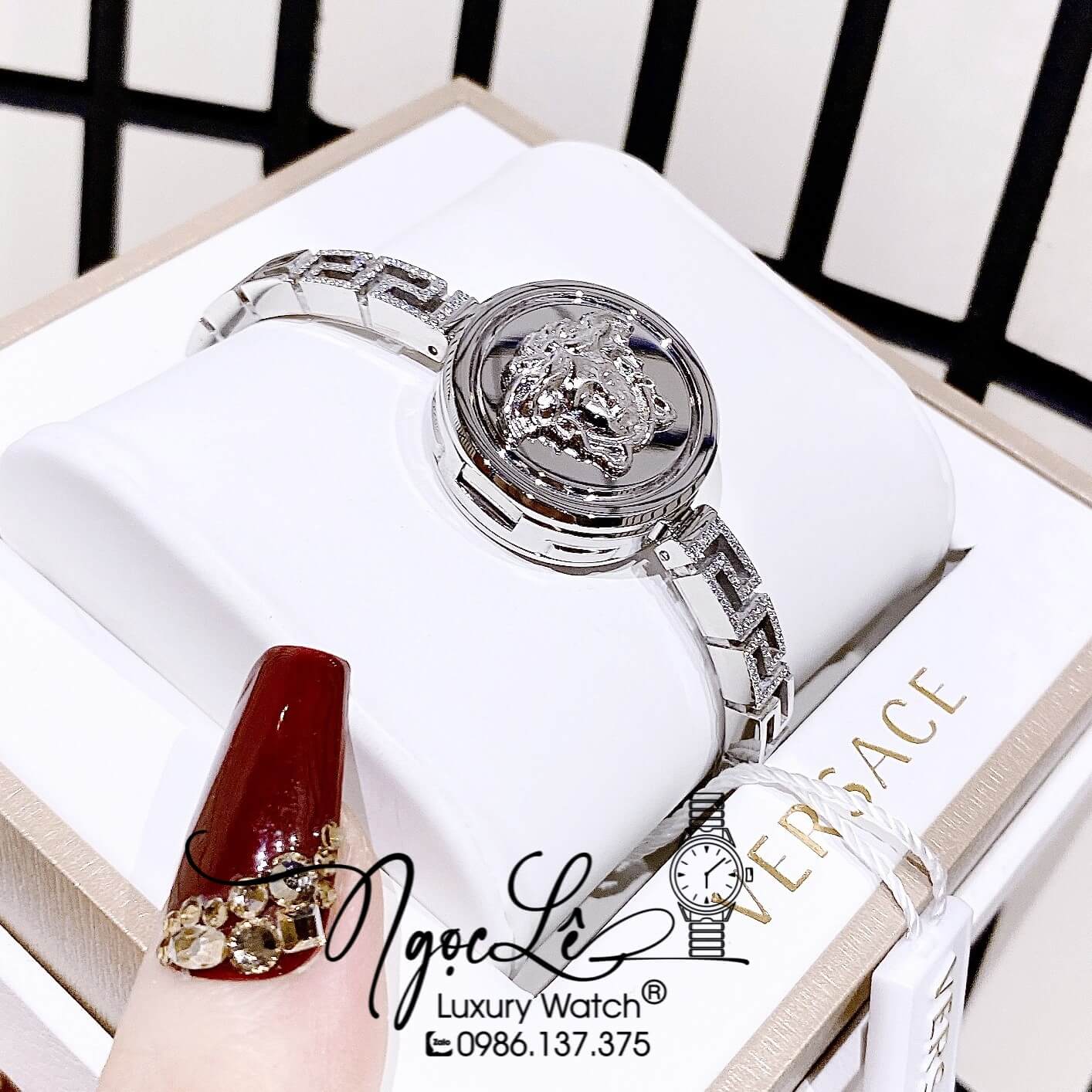 Đồng Hồ Nữ Versace Medusa Secret Dây Kim Loại Bạc Mặt Trắng Size 25mm