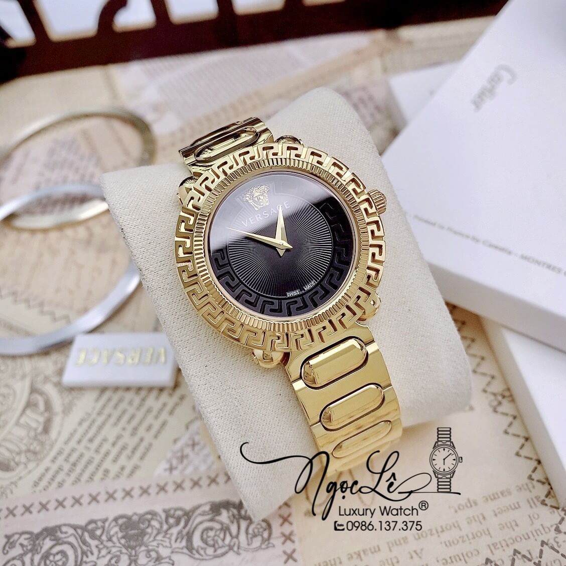Đồng Hồ Nữ Versace Greca Twist Dây Kim Loại Vàng Mặt Đen Size 35mm