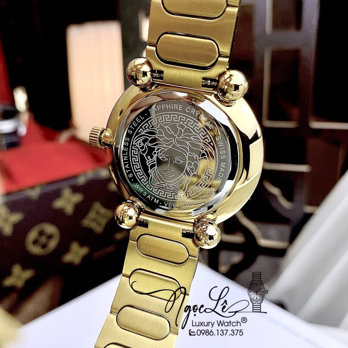 Đồng Hồ Nữ Versace Greca Twist Dây Kim Loại Vàng Mặt Đỏ Size 35mm