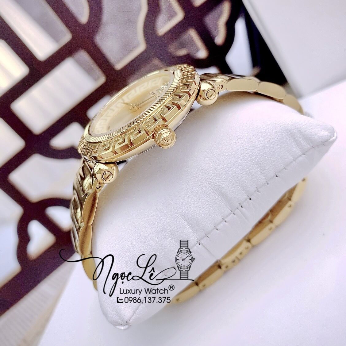 Đồng Hồ Nữ Versace Greca Twist Dây Kim Loại Vàng Mặt Vàng Size 35mm