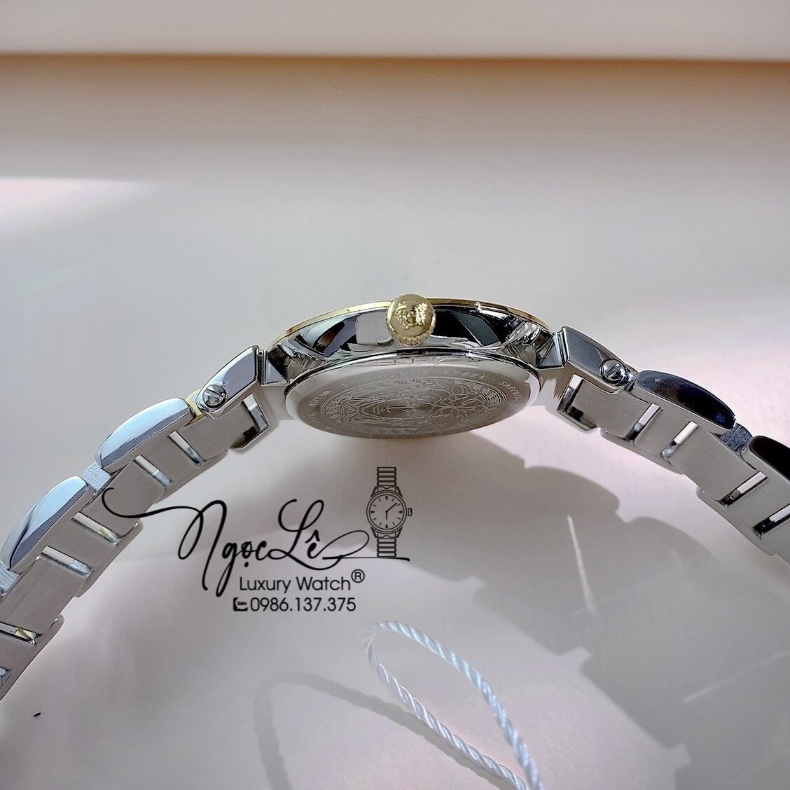 Đồng Hồ Nữ Versace Tribute Dây Kim Loại Demi Vàng Mặt Đen 35mm