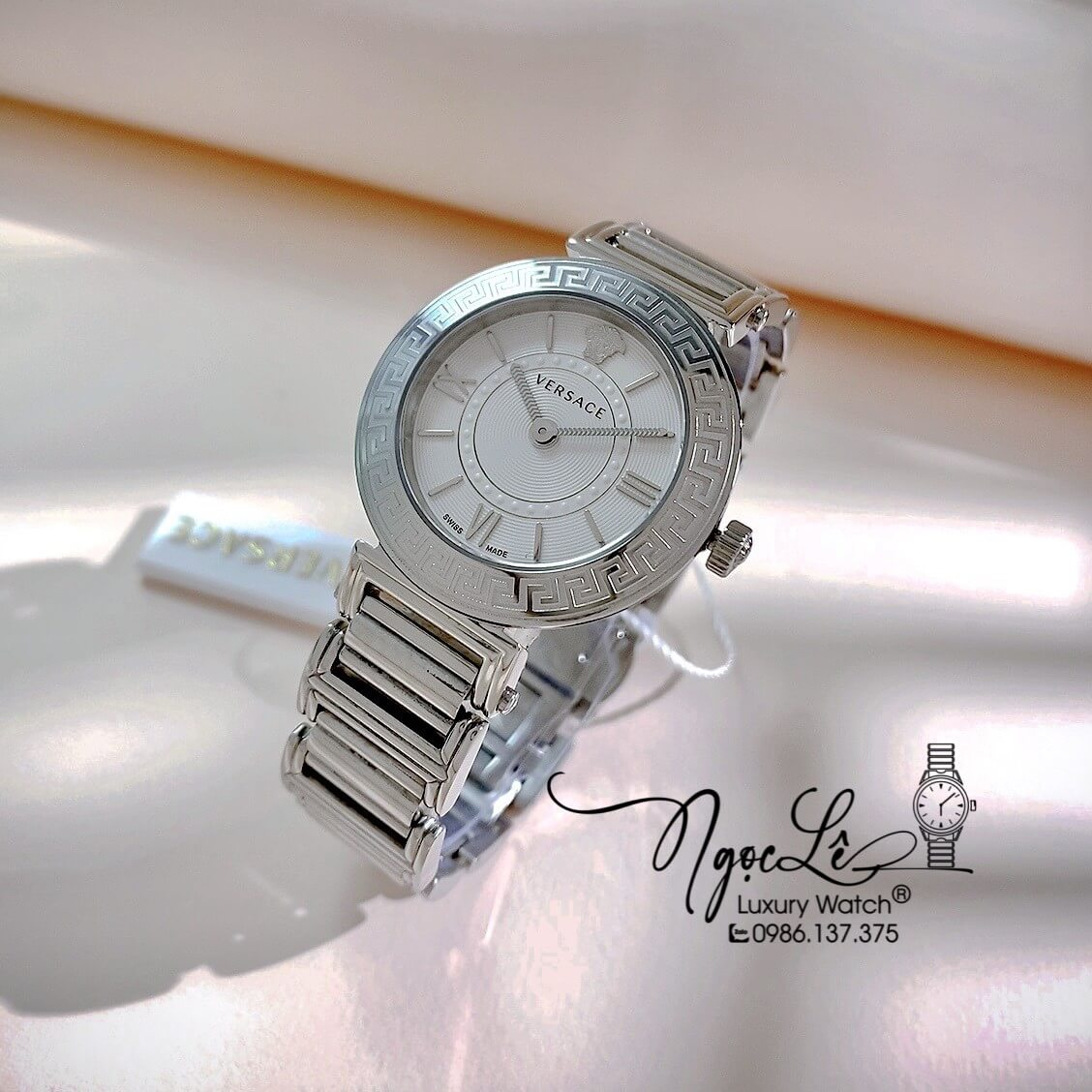 Đồng Hồ Nữ Versace Tribute Dây Kim Loại Bạc Mặt Trắng 35mm