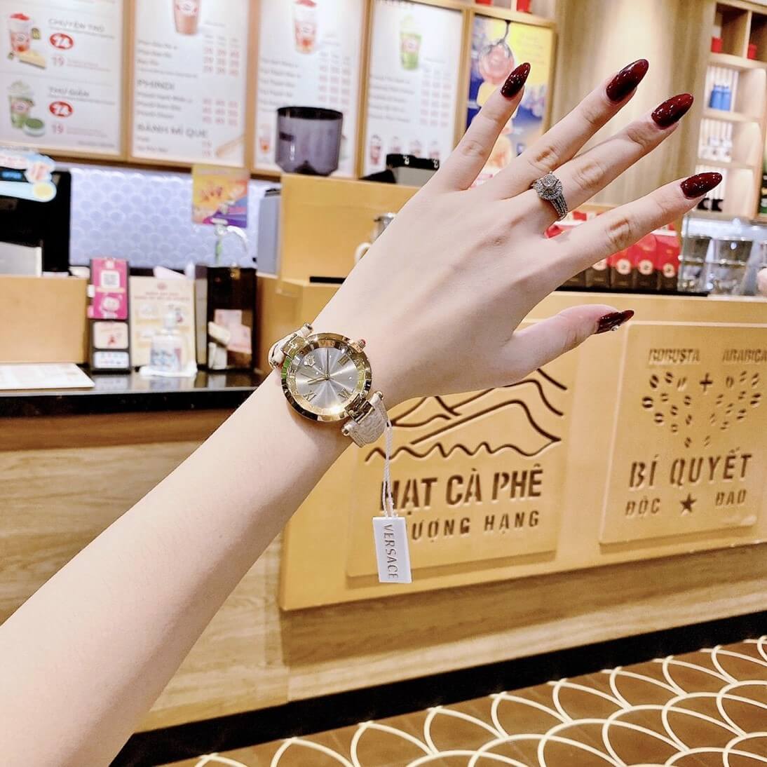 Đồng Hồ Versace Revive Nữ Dây Da Nude 35mm Gold