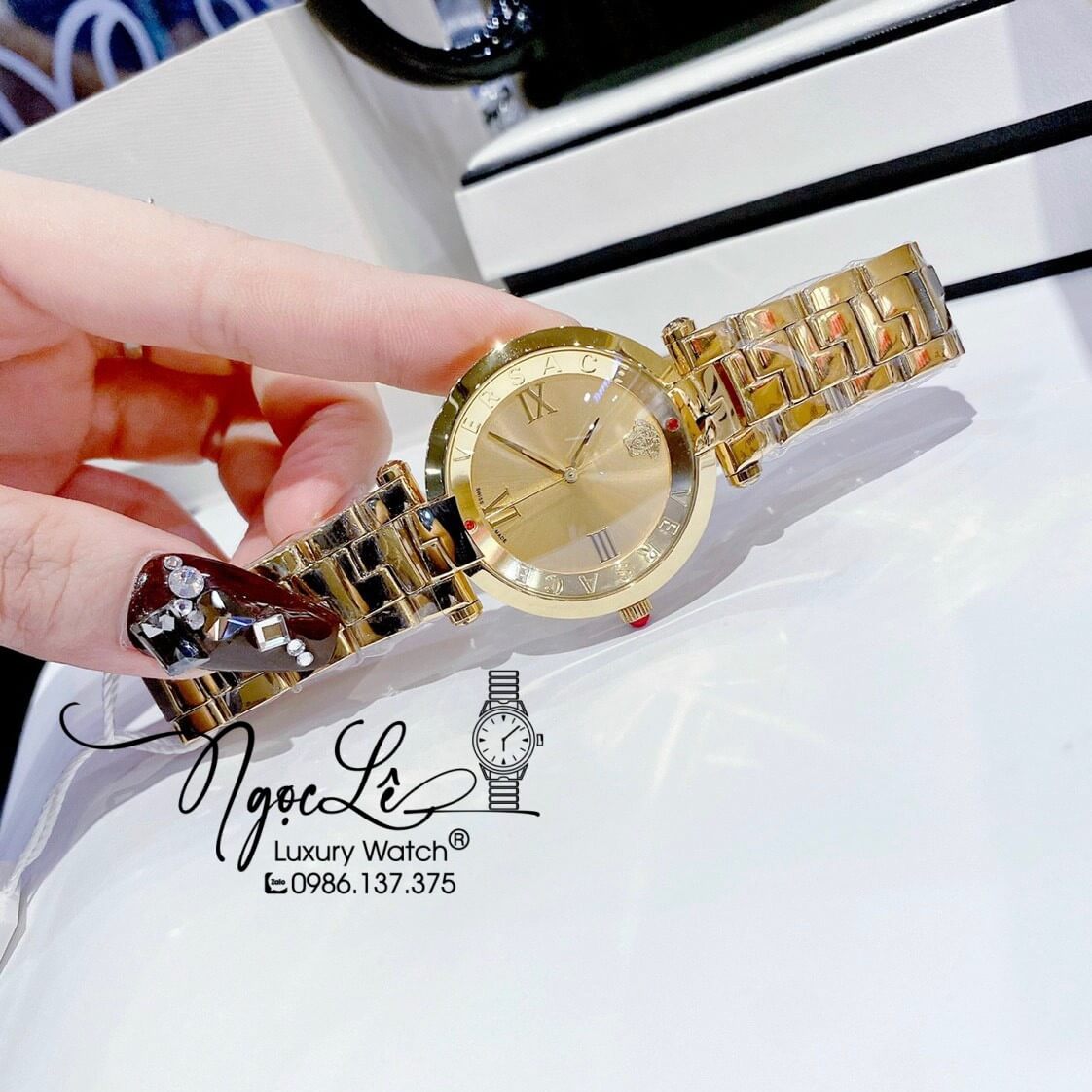 Đồng Hồ Nữ Versace Revive Dây Kim Loại Vàng Mặt Vàng Size 35mm Máy Thụy Sỹ