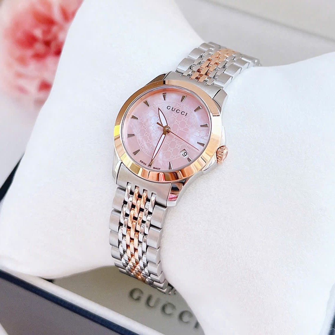 Đồng hồ nữ Gucci G-Timeless dây thép demi vàng mặt xà cừ hồng size 28mm fullbox