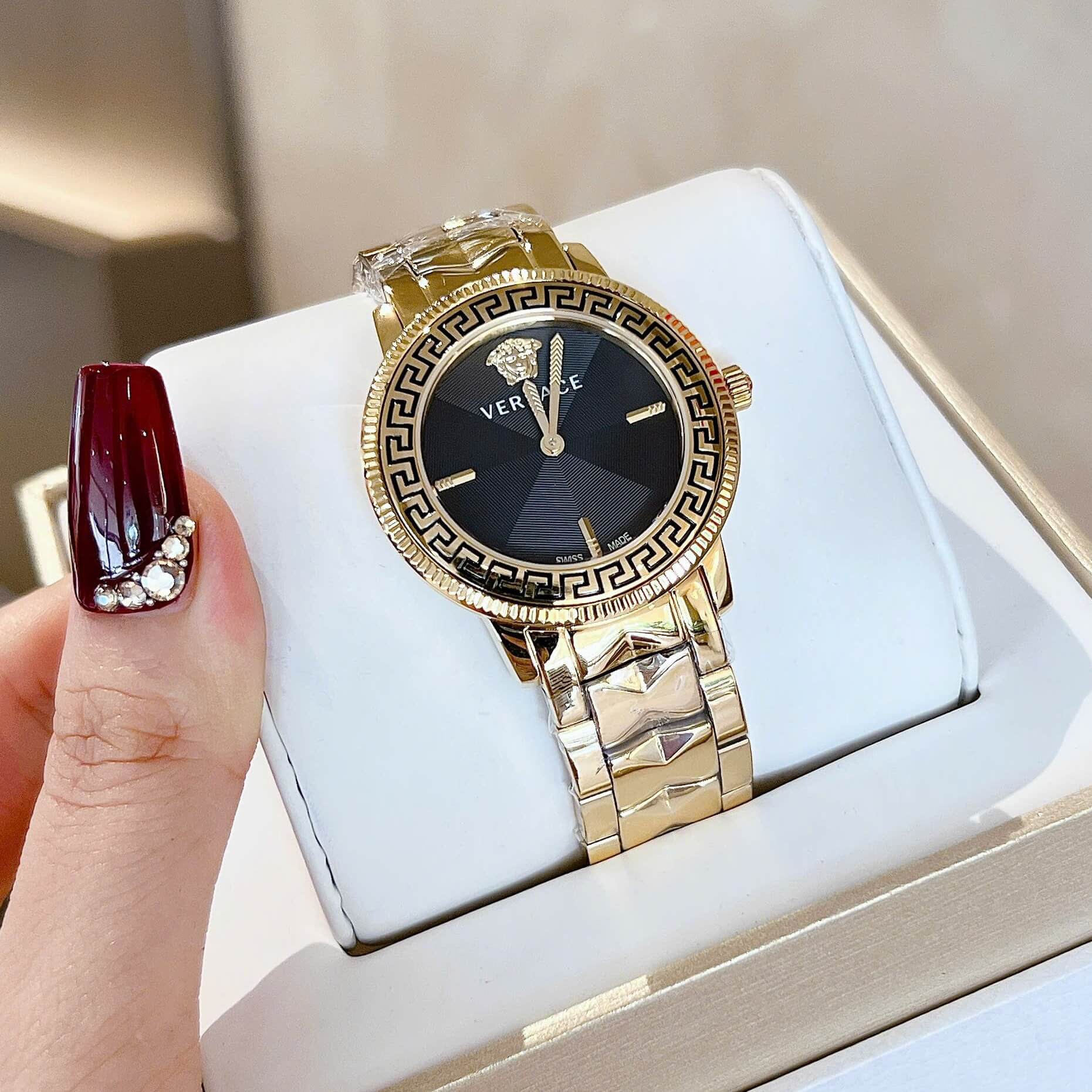 Đồng Hồ Nữ Versace Tribute Dây Thép Vàng Mặt Đen Size 35mm Quartz