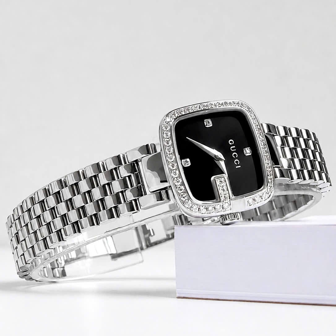 Đồng Hồ Nữ Gucci Mặt Vuông Đen Đính Đá Size 28mm Dây Kim Loại Màu Bạc