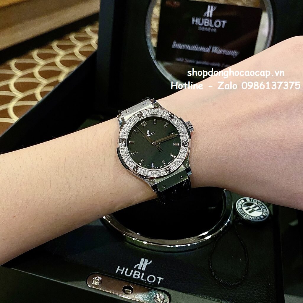 Đồng Hồ Hublot Classic Fusion 31mm Đen Mặt Đen Nữ