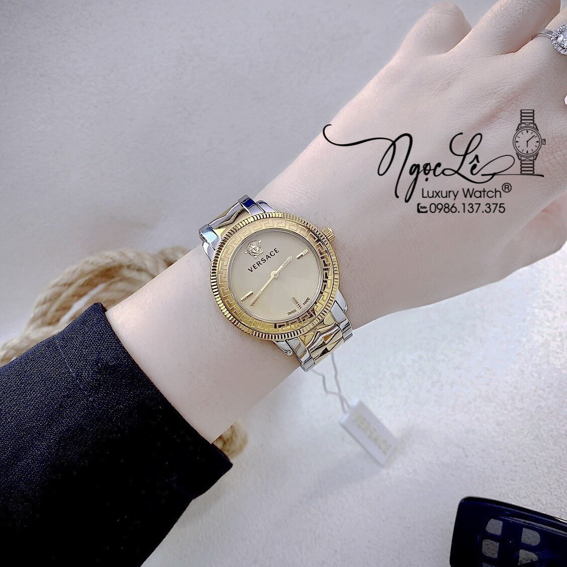 Đồng Hồ Nữ Versace V-Tribute Dây Kim Loại Demi Mặt Vàng Size 36mm