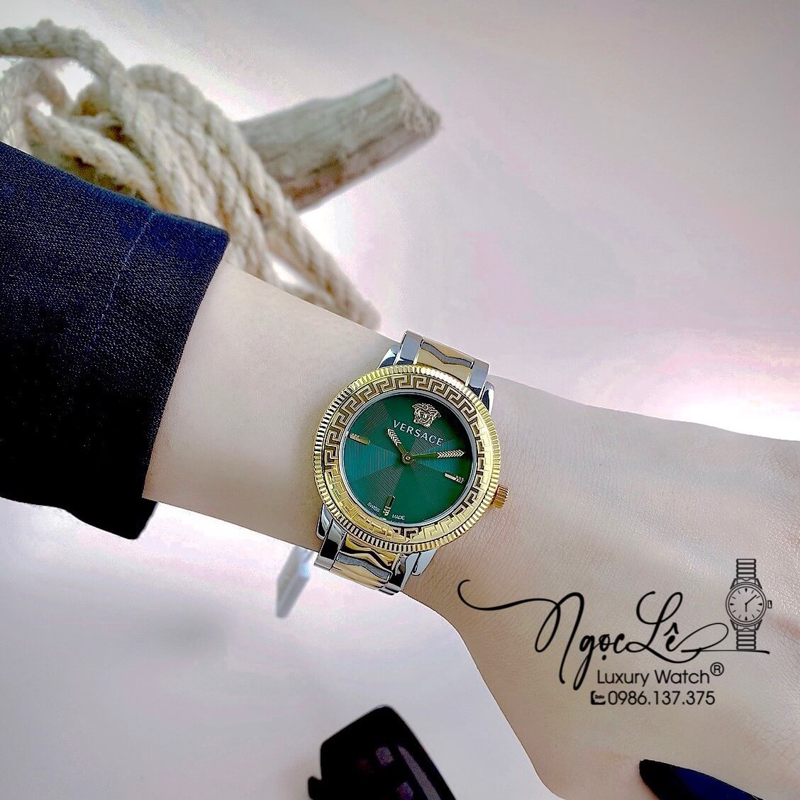 Đồng Hồ Nữ Versace V-Tribute Dây Kim Loại Demi Mặt Xanh Lá Size 36mm