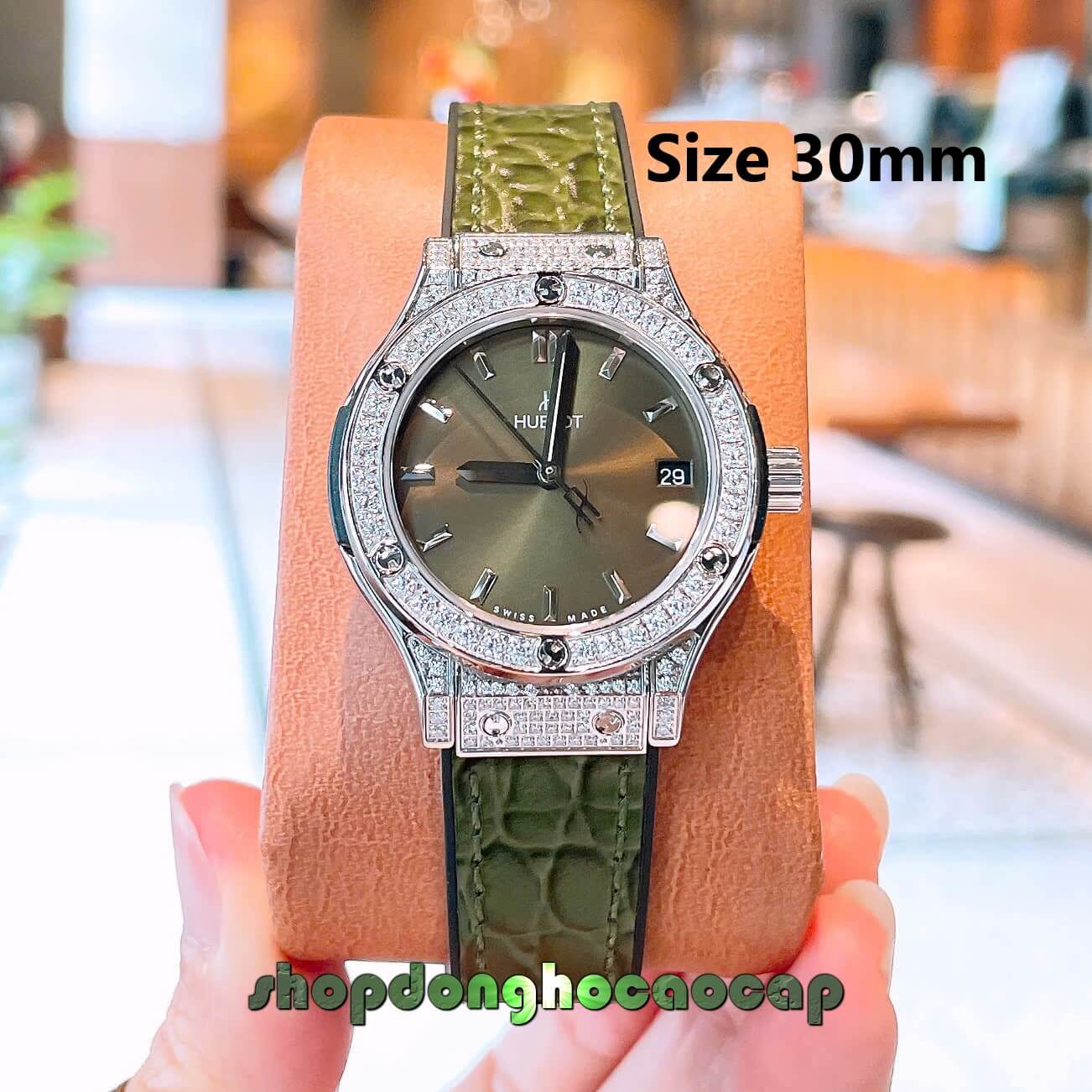 Đồng Hồ Nữ Hublot Classic Fusion Dây Cao Su Màu Xanh Rêu Viền Đính Đá Size 30mm Máy Pin Miyota Nhật - Vỏ Silver