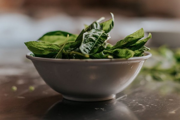 Ăn cải bó xôi có thể giảm nguy cơ ung thư ruột kết