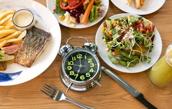 Ăn uống có giới hạn thời gian để kiểm soát cân nặng và đường huyết Ăn uống có giới hạn thời gian để kiểm soát cân nặng và đường huyết