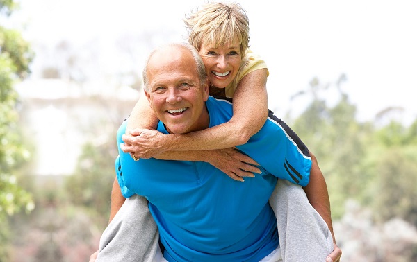 Tập thể dục và một chế độ ăn uống lành mạnh ở tuổi trung niên có thể ngăn ngừa các tình trạng sức khỏe nghiêm trọng về sau Tập thể dục và một chế độ ăn uống lành mạnh ở tuổi trung niên có thể ngăn ngừa các tình trạng sức khỏe nghiêm trọng về sau