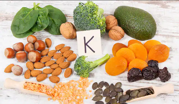 Ngày càng có nhiều bằng chứng về lợi ích của vitamin K đối với sức khỏe tim mạch