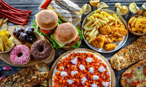 Thực phẩm siêu chế biến có liên quan đến sự tích tụ mảng bám trong động mạch cổ