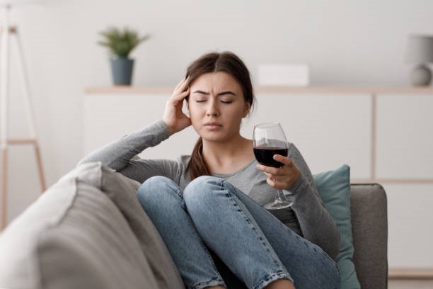 Lạm dụng rượu lâu dài có liên quan đến sự gia tăng mạnh mẽ bệnh ung thư trực tràng