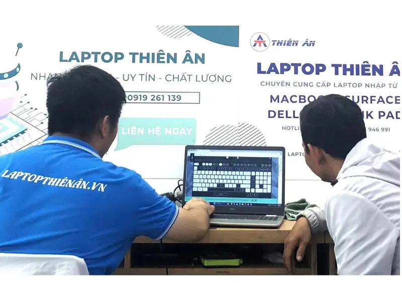 Kỹ thuật viên sửa chữa