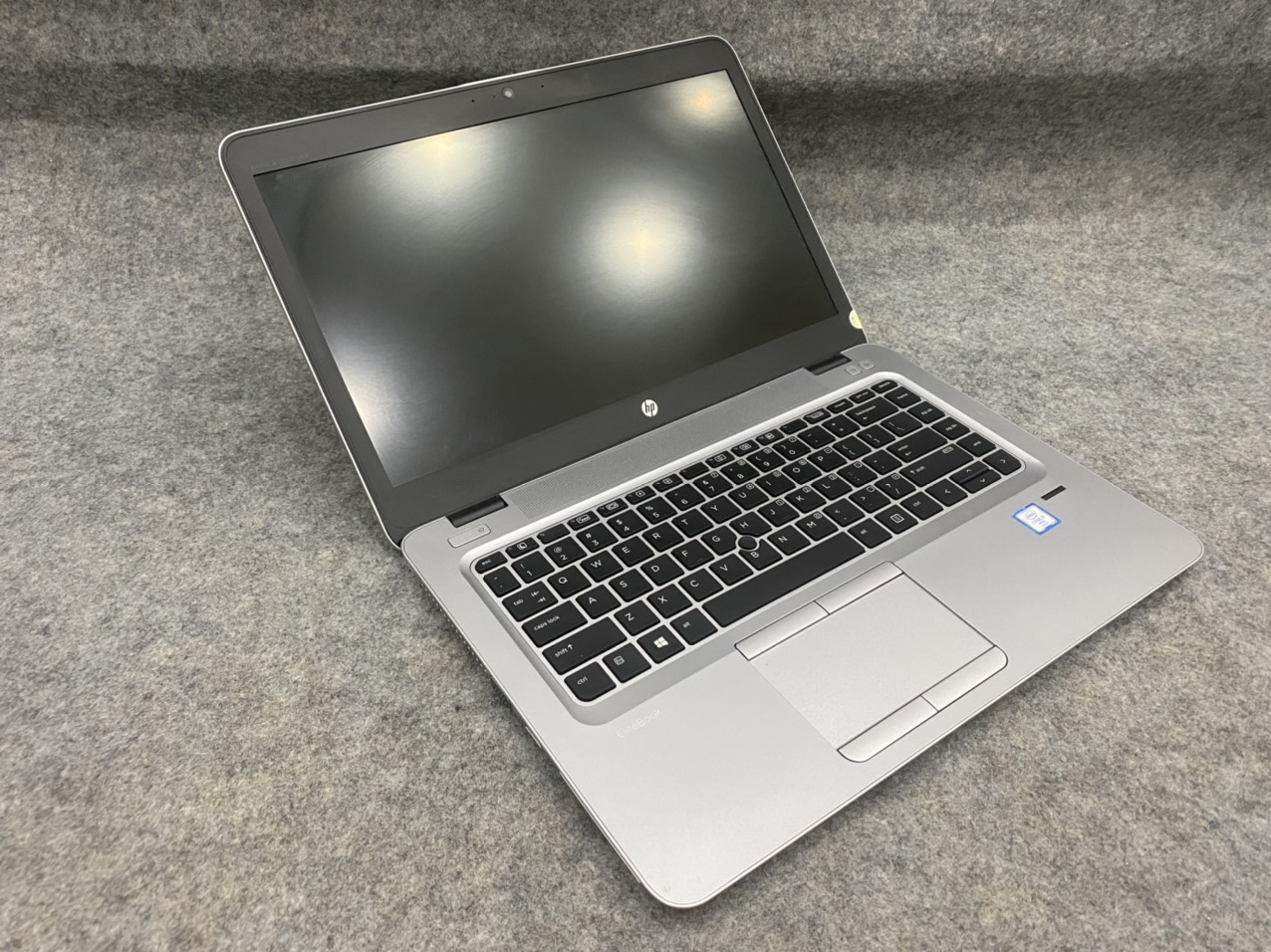 Hp Elitebook: HP Elitebook là một trong những dòng laptop chất lượng cao hàng đầu trên thị trường. Với các tính năng khác nhau như bảo mật và hiệu suất mạnh mẽ, đây là sự lựa chọn tuyệt vời cho các chuyên gia công nghệ thông tin và doanh nhân. Nhấp vào hình ảnh để khám phá thêm về sản phẩm này.