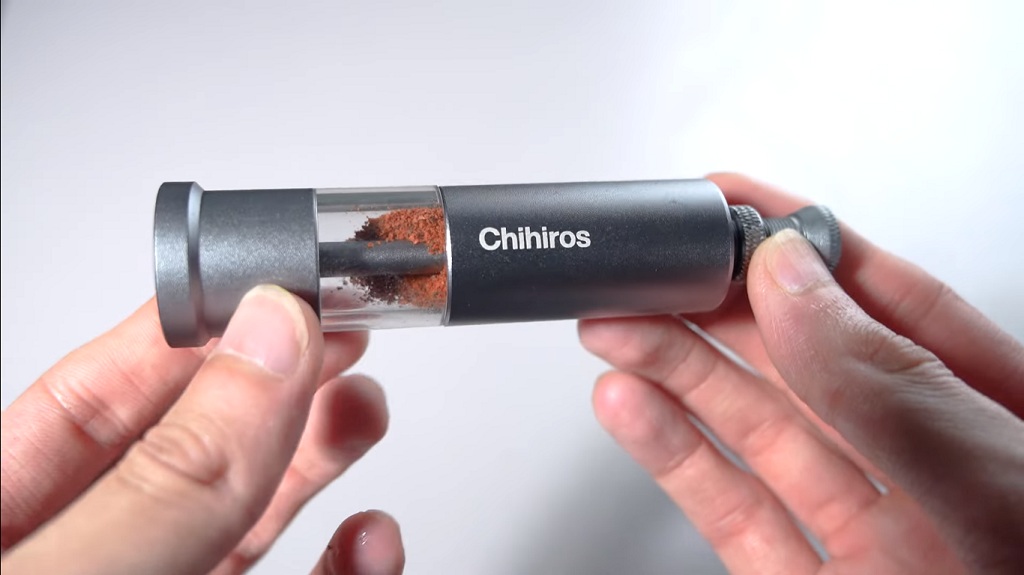 CHIHIROS - Fish Food Feeder | Dụng cụ chứa cám và cho cá ăn sang trọng