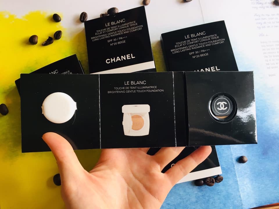 CHANEL Le Blanc Cushion Brightening Gentle Touch Foundation (Case + Refill)  ~ #30 Beige