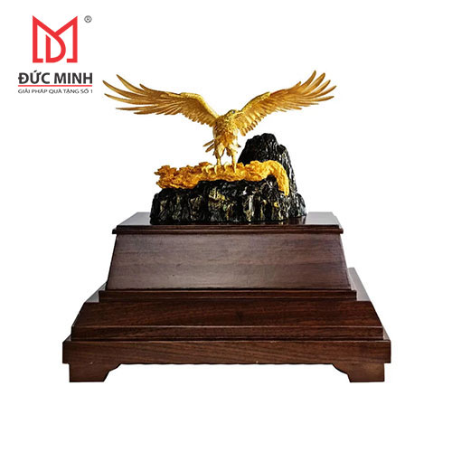 Tượng đại bàng phong thủy mạ vàng 3303