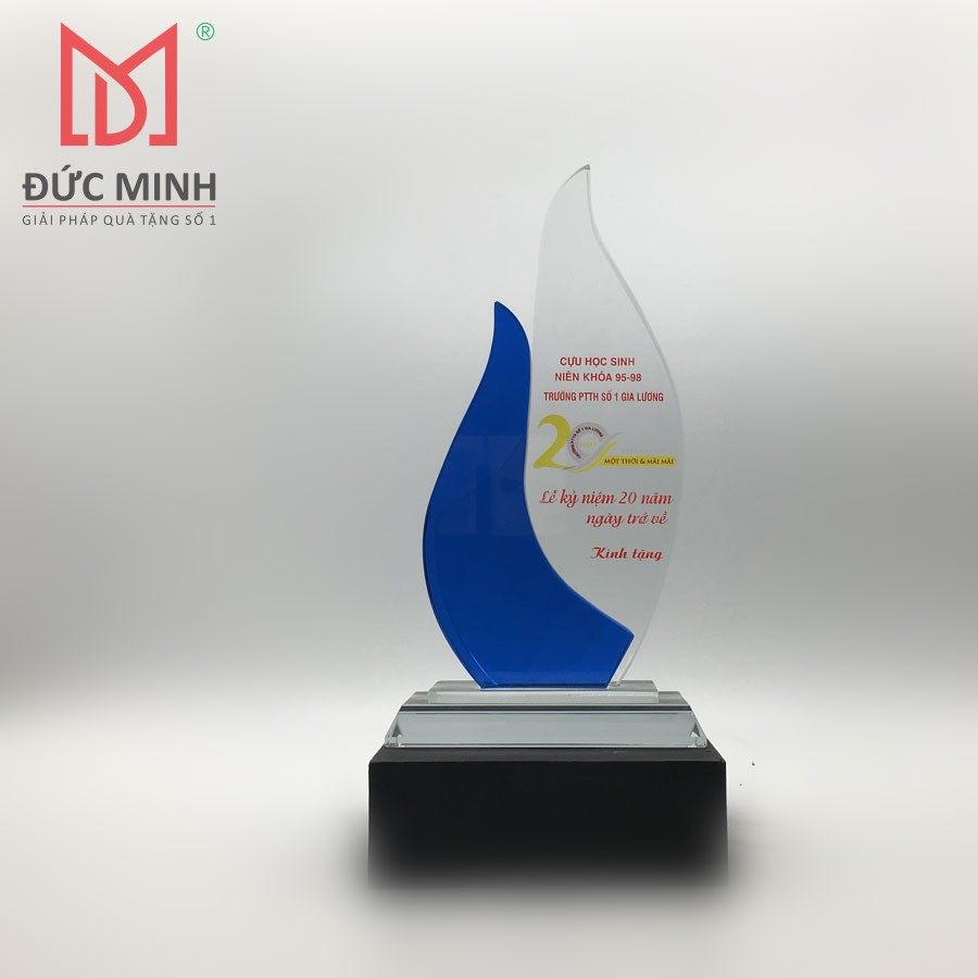 Qua tặng Biểu Trưng Pha Lê 1