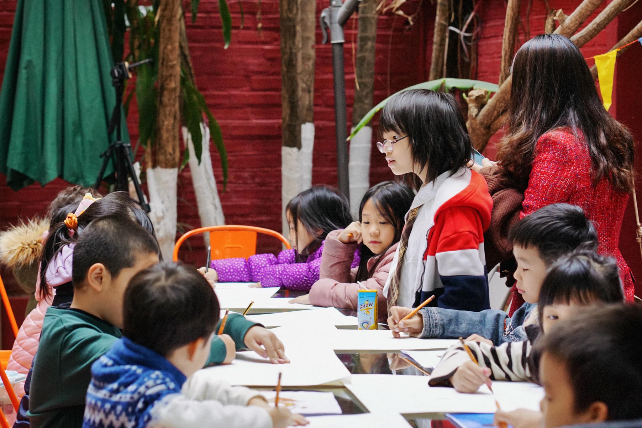 HÀNH TRÌNH GHI CHÉP NHẬT KÝ ĐỜI SỐNG QUA NGHỆ THUẬT TẠO HÌNH